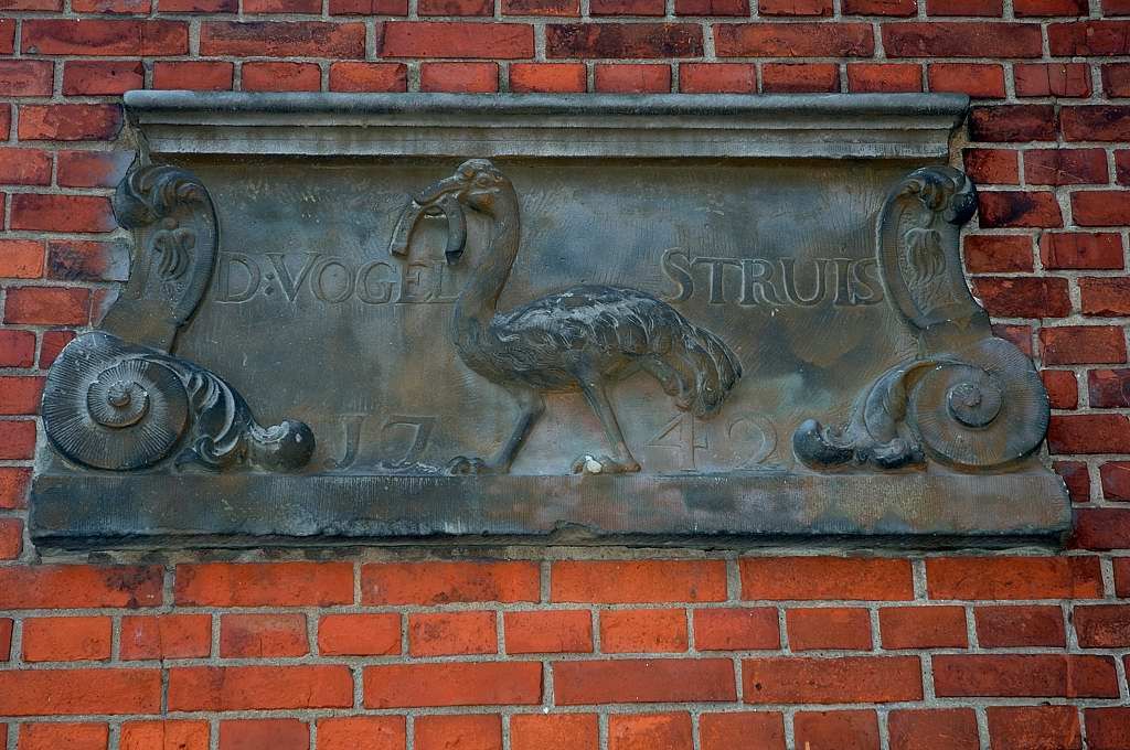 Nieuwe Uilenburgerstraat - Gevelsteen D Vogel Struis - Amsterdam