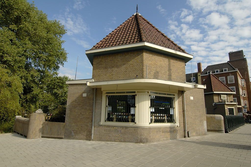 Brug 404 - Ferdinand Bolstraat en Scheldestraat - Amsterdam