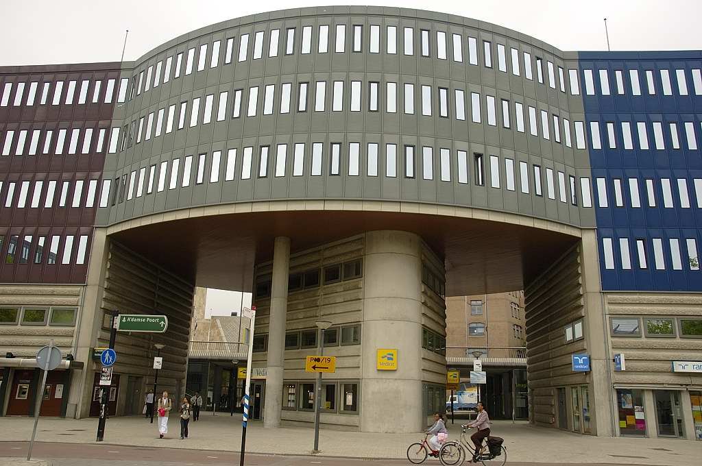 Nieuw Amsterdam Gebouw - Amsterdam