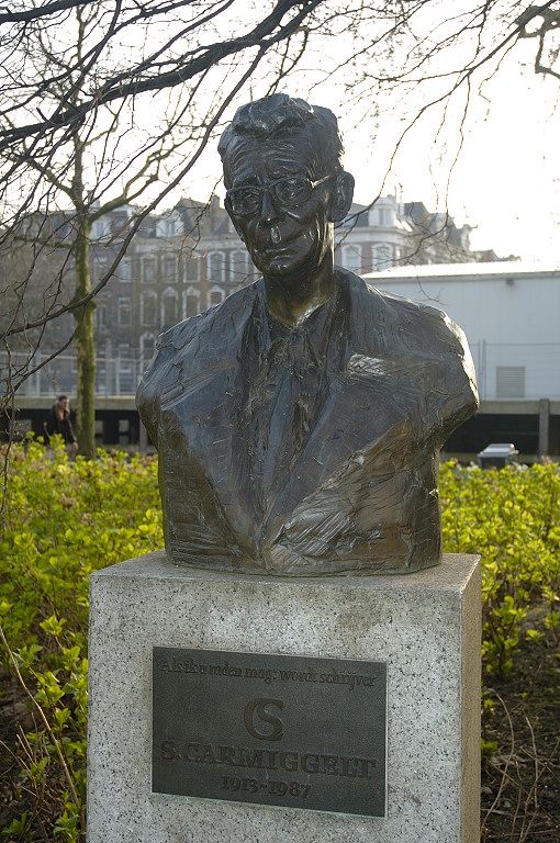 Borstbeeld Simon Carmiggelt - Amsterdam
