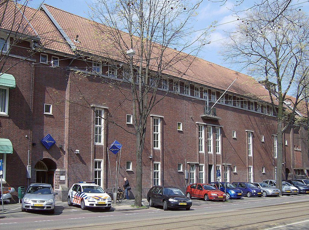 Ferdinand Bolstraat - Politiebureau - Amsterdam