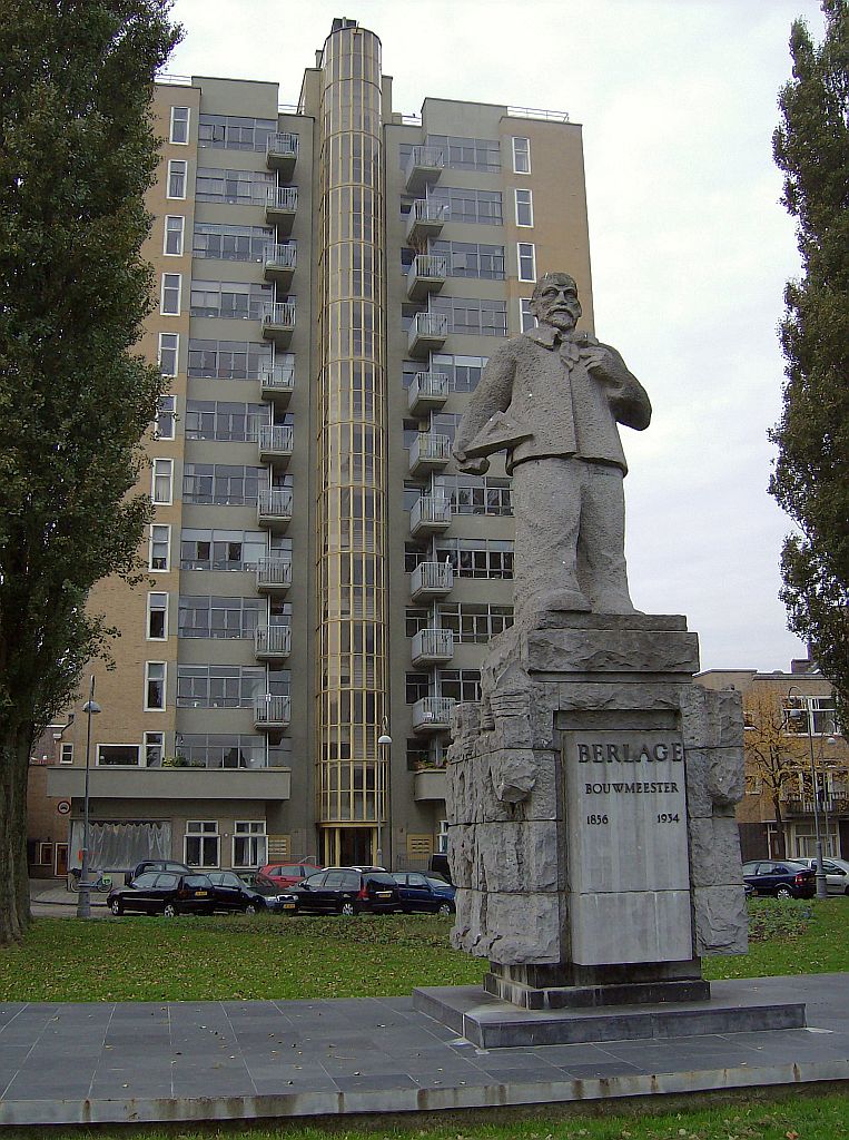 Beeld Berlage  en 12-verdiepingenhuis (De Wolkenkrabber) - Amsterdam