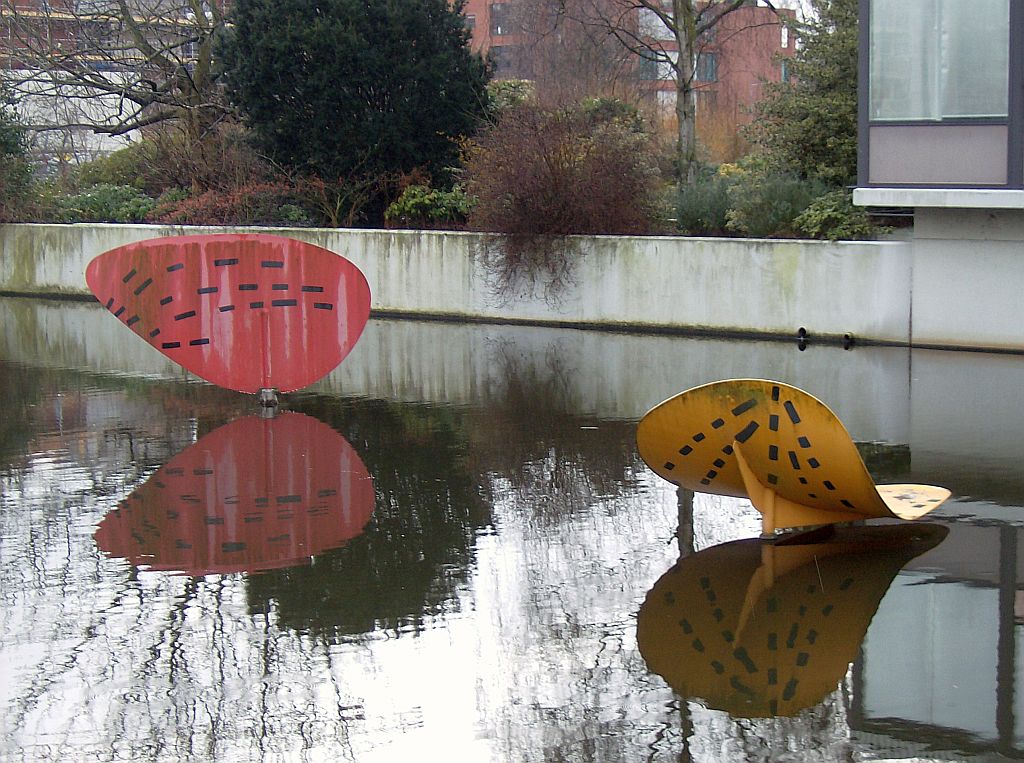 Kinetisch object van Cees Langendorff (VU Kunstroute 05) - Amsterdam