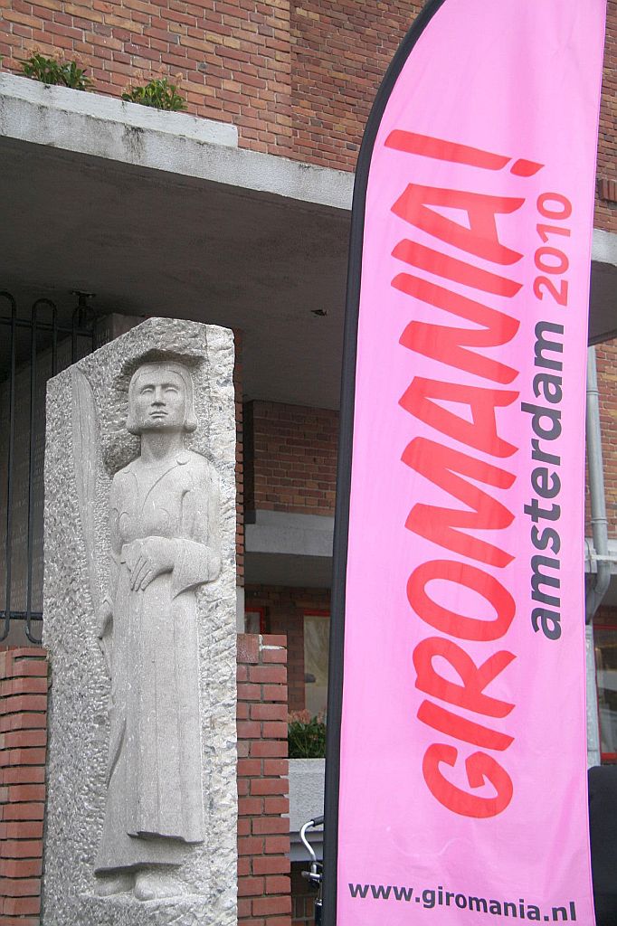 Olympisch Stadion - Hardstenen reliefs van Jan Altorf - Amsterdam