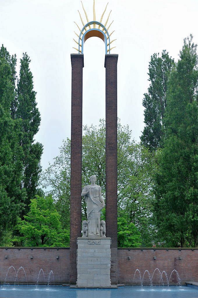 Monument Indie Nederland (vml. Van Heutsz Monument) - Amsterdam