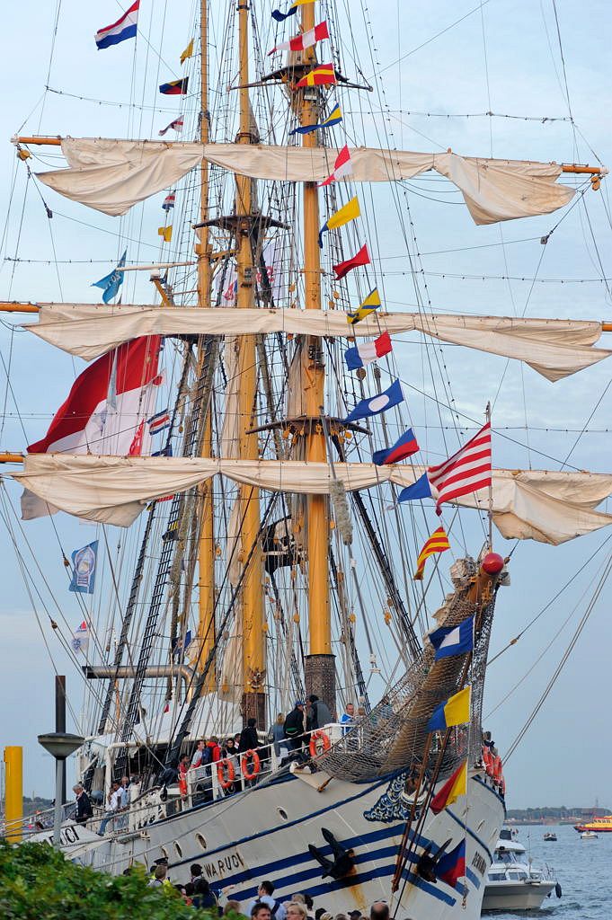 Sail 2010 - Dewaruci - Amsterdam