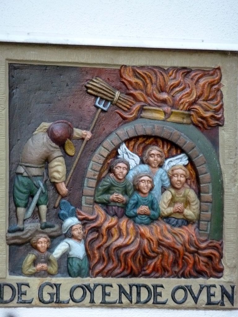 Begijnhof - Gevelsteenmuur - De Gloyende Oven - Amsterdam