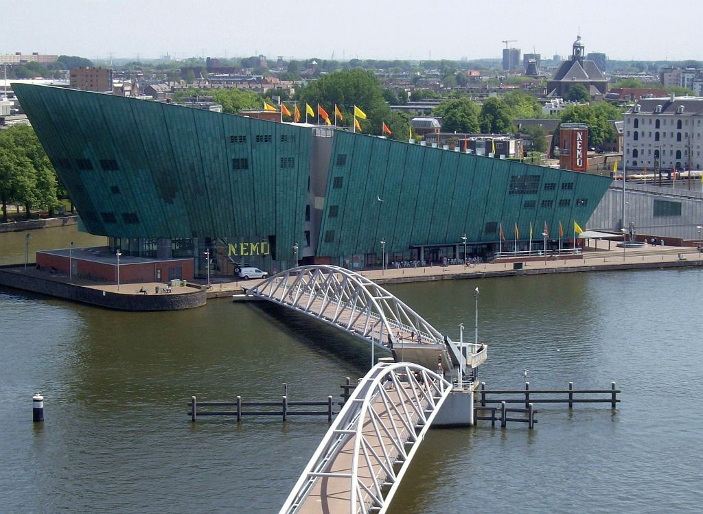 Nemo - Mr. J.J. van der Veldebrug (Brug 1939) - Het Oosterdok - Amsterdam