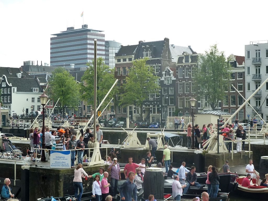 Canal Parade 2011 - Amstelsluizen - Amsterdam