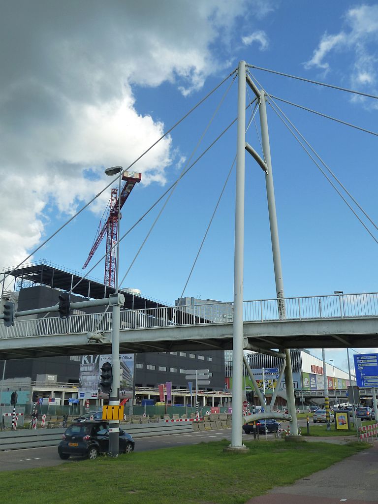 Loopbrug naar P2 - Amsterdam