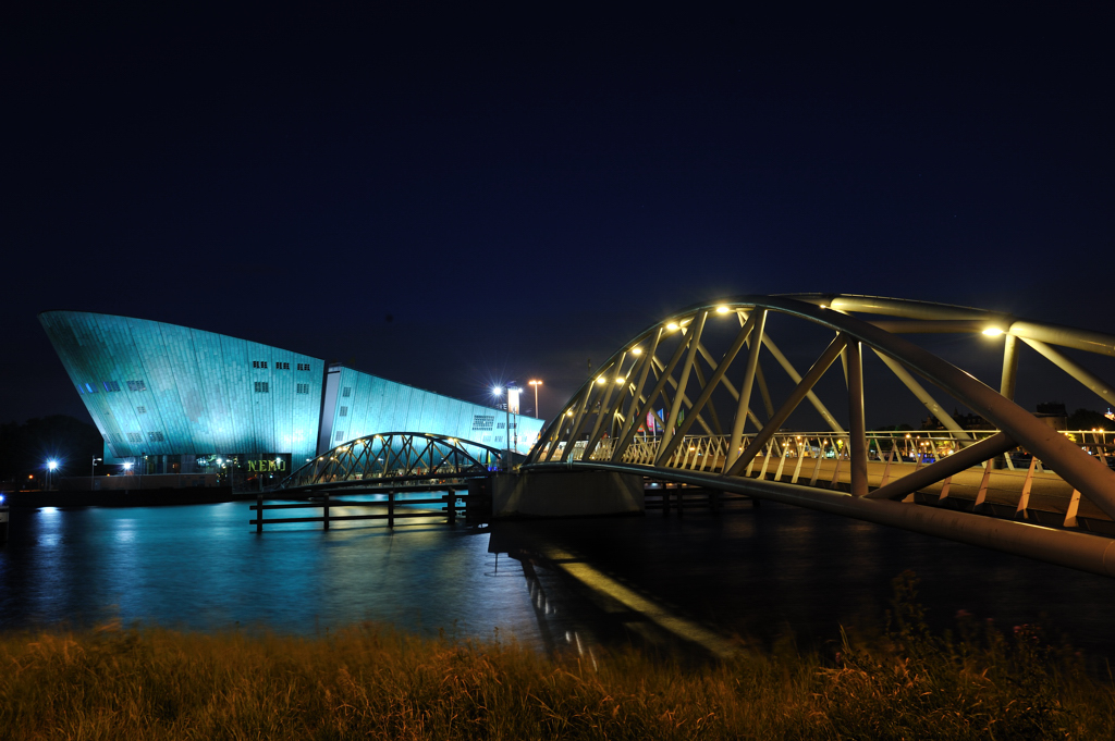 Mr. J.J. van der Veldebrug (Brug 1939) - Nemo - Amsterdam