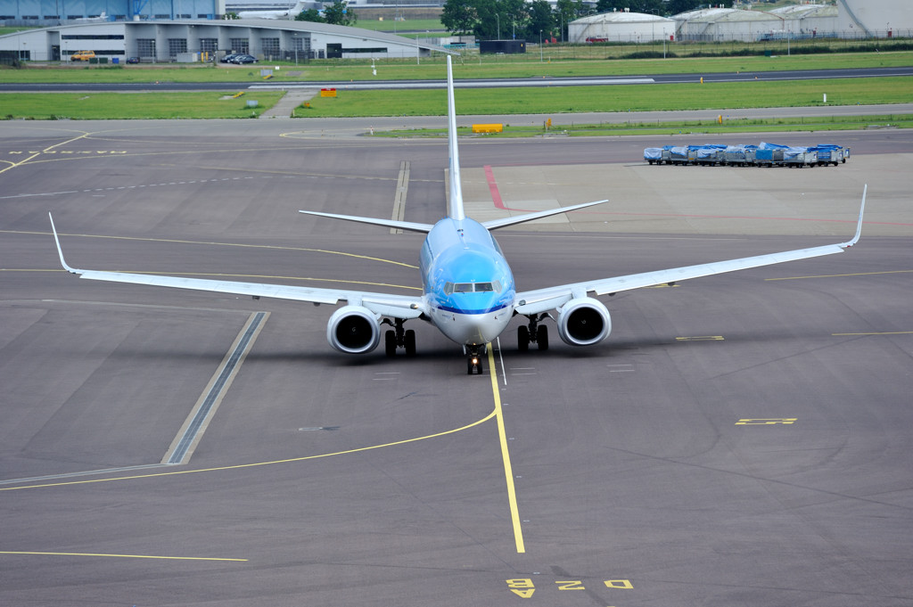 C-D Platform - PH-BGT Boeing 737-7K2(WL) - Amsterdam