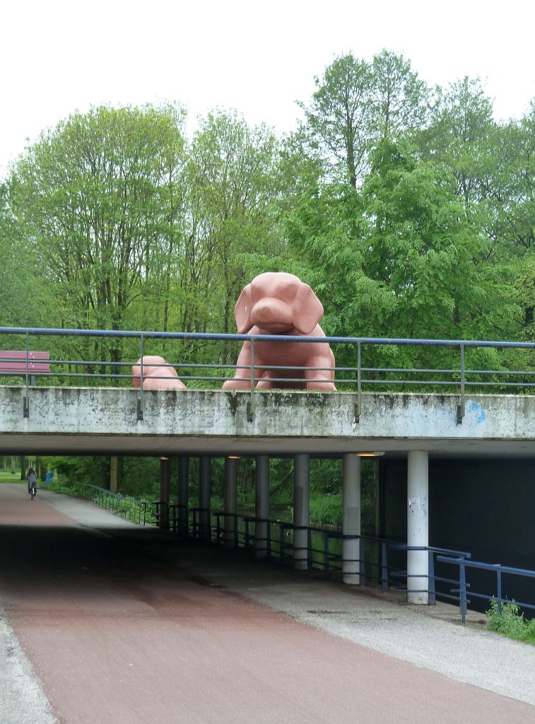 De Hondjes (van Marjolijn Mandersloot) - Amsterdam