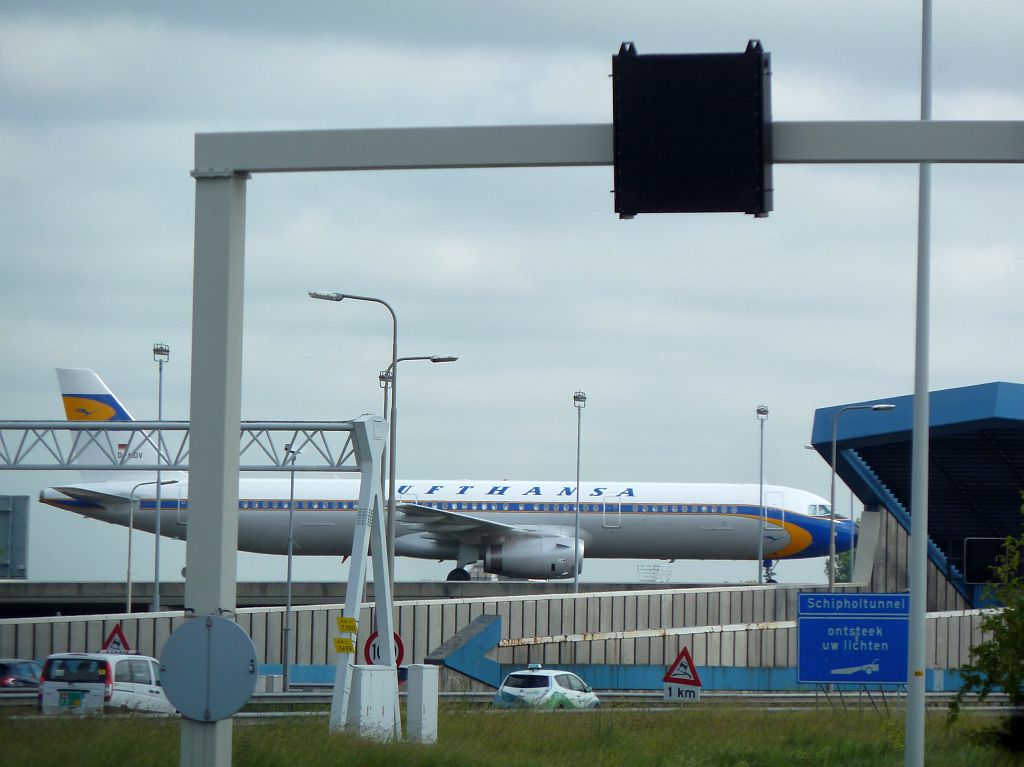 Schipholtunnel - D-AIDV Airbus A321-231 - Amsterdam