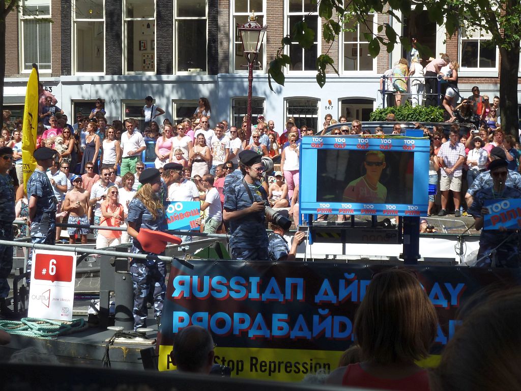 Canal Parade 2013 - Deelnemer Amnesty - Amsterdam