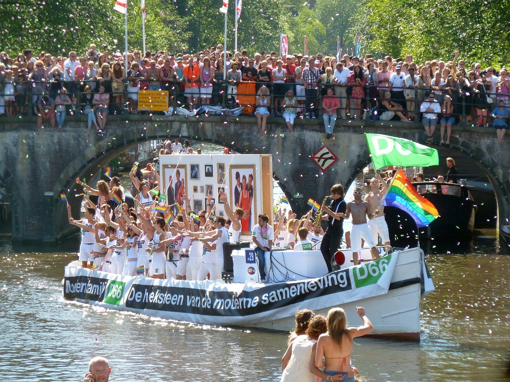 Canal Parade 2013 - Deelnemer D66 - Amsterdam