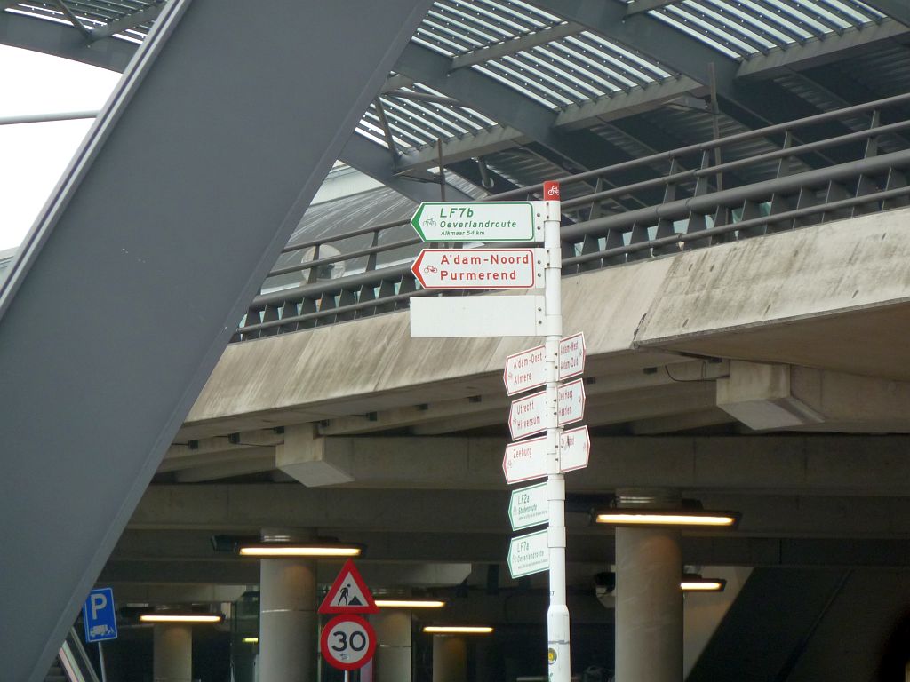 De Ruijterkade - Centraal Station - Amsterdam