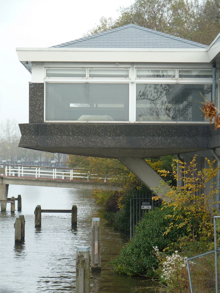 Cultureel Centrum De Tolhuistuin - Nieuwbouw en het Buiksloterkanaal - Amsterdam