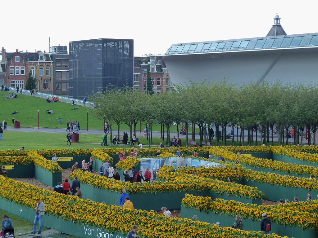 Van Gogh Museum - 125.000 Zonnebloemen ivm Opening Entree - Amsterdam