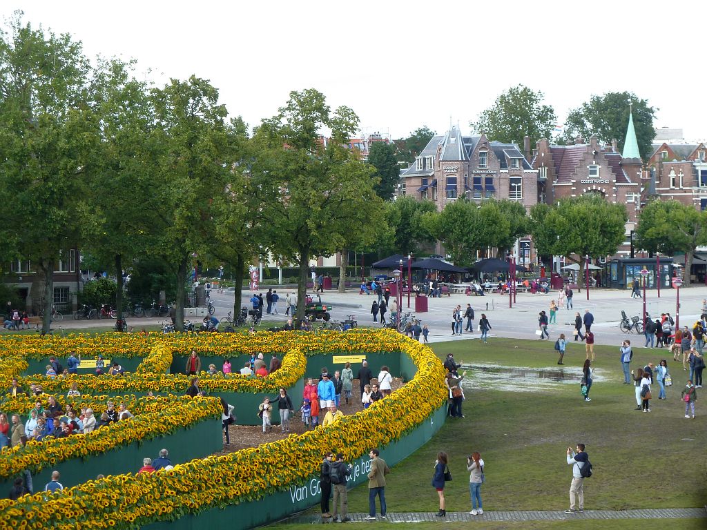 Van Gogh Museum - 125.000 Zonnebloemen ivm Opening Entree - Amsterdam