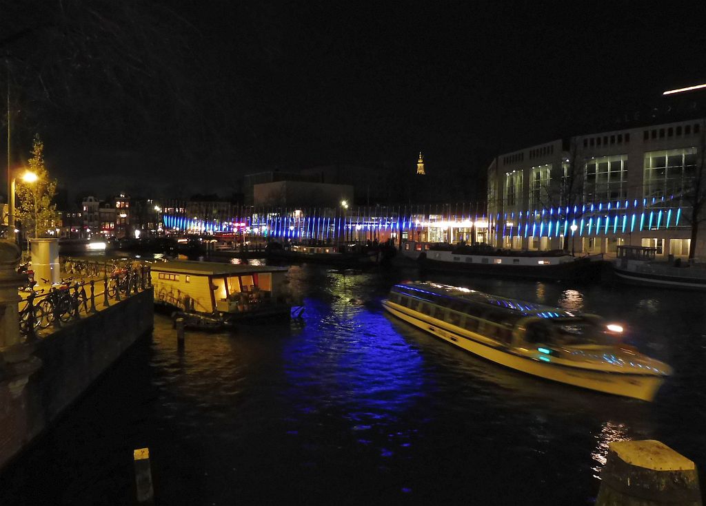 Amsterdam Light Festival 2015 - Northern Lights van Aleksandra Stratimirovic en De Amstel - Amsterdam