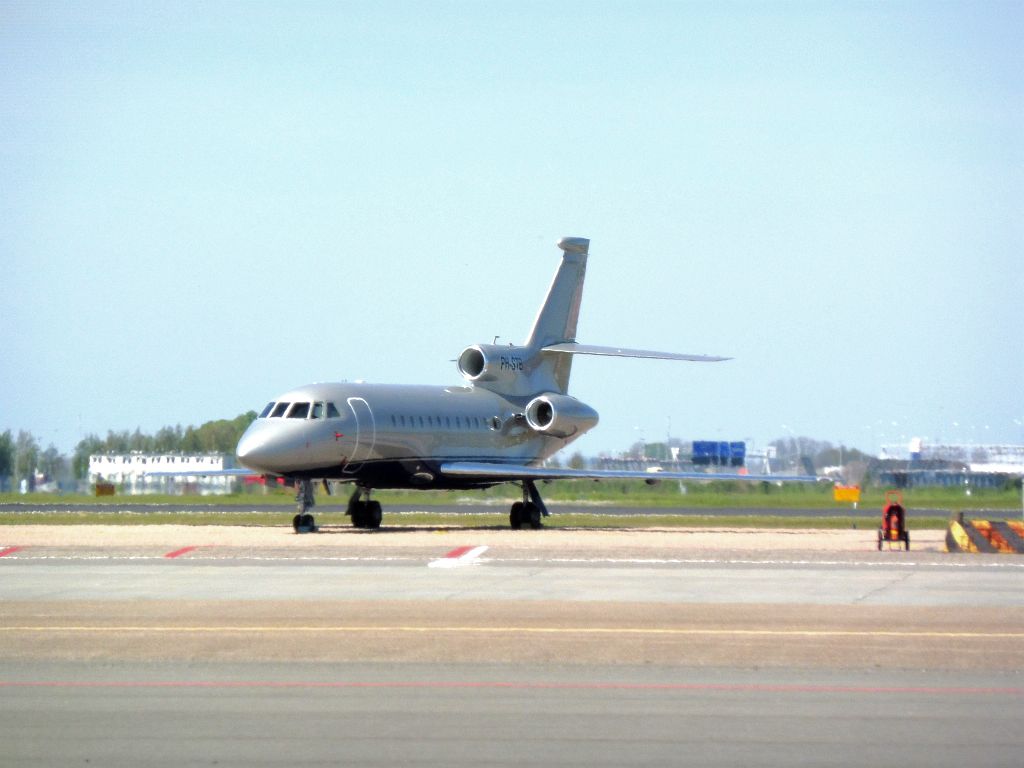 Platform Oost - PH-STB Dassault Falcon 900C - Amsterdam