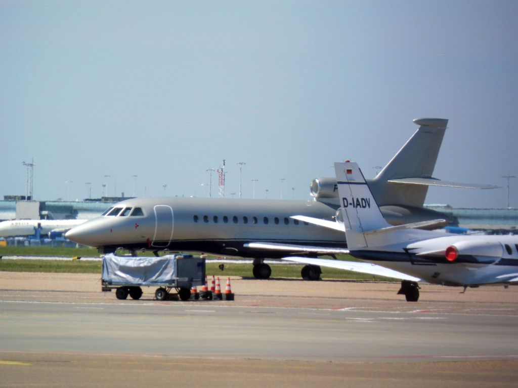 Platform Oost - PH-STB Dassault Falcon 900C - Amsterdam