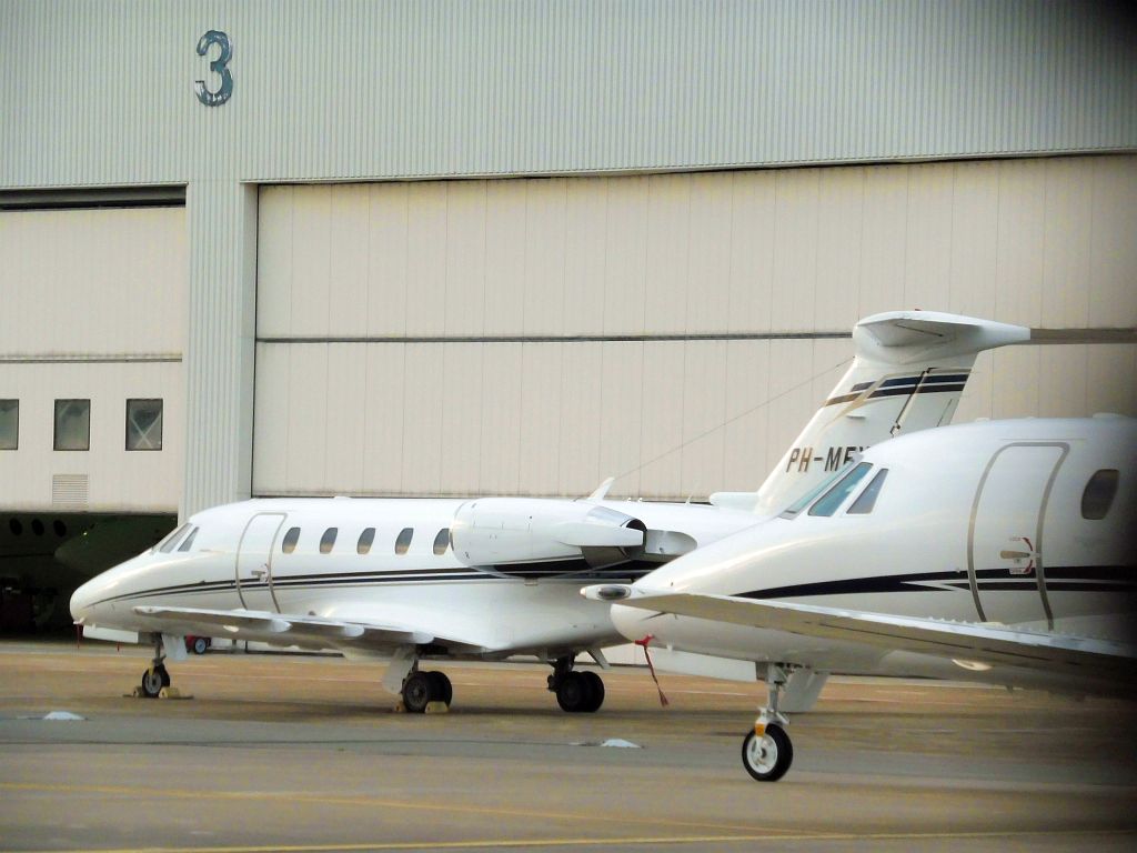 Platform Oost - PH-MFX Cessna 650 Citation VI - Amsterdam