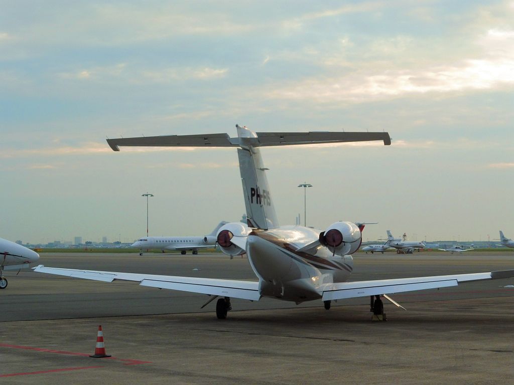 Platform Oost - PH-FIS Cessna 525 Citation CJ1 - Amsterdam