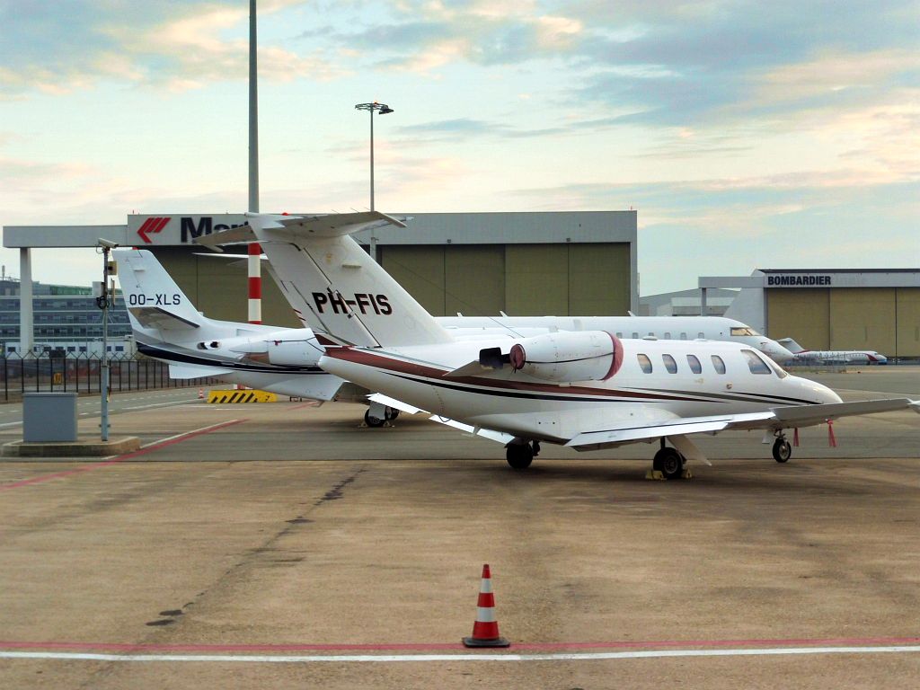 Platform Oost - PH-FIS Cessna 525 Citation CJ1 - Amsterdam