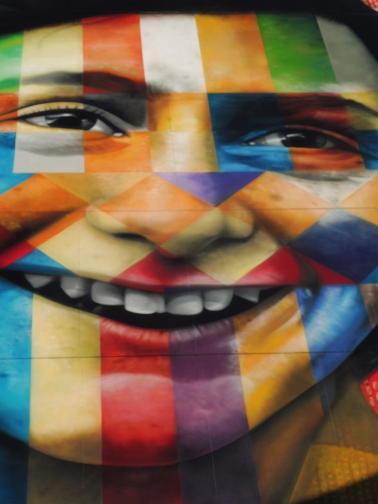 Anne Frank 'Let me be myself' van Eduardo Kobra - Amsterdam