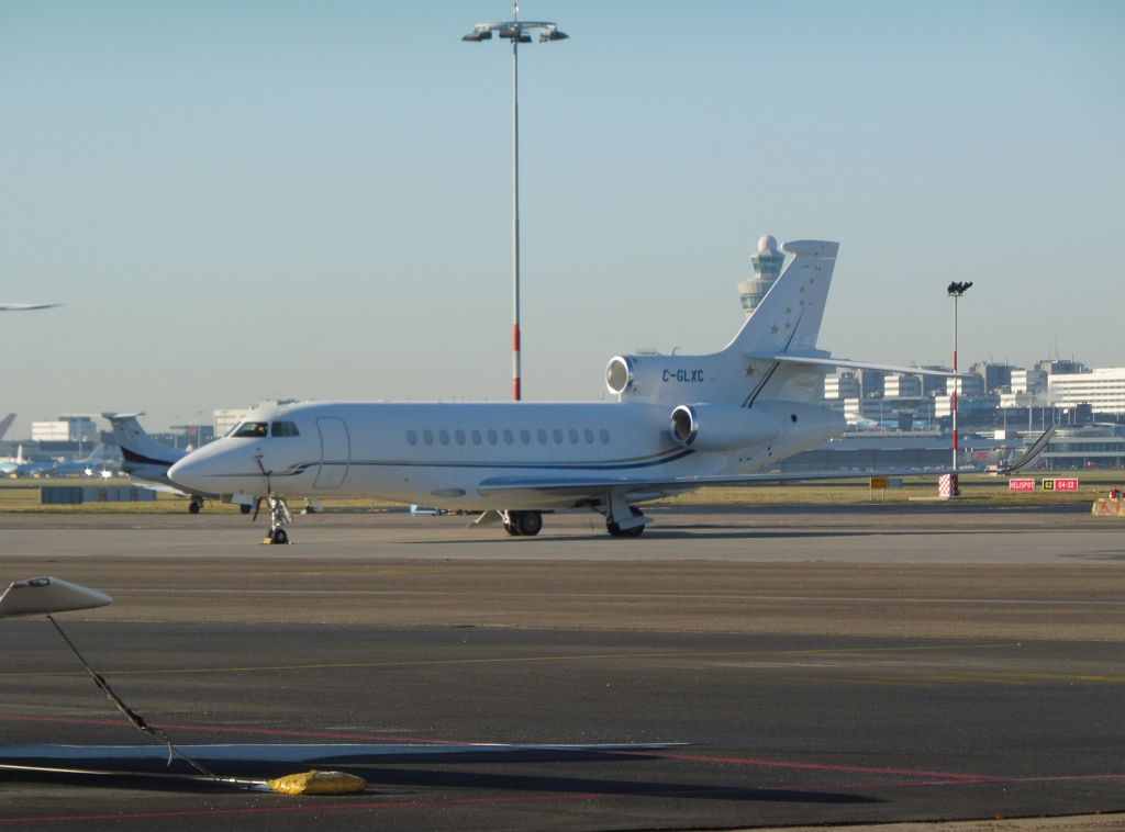 Platform Oost - C-GLXC Dassault Falcon 7X - Amsterdam