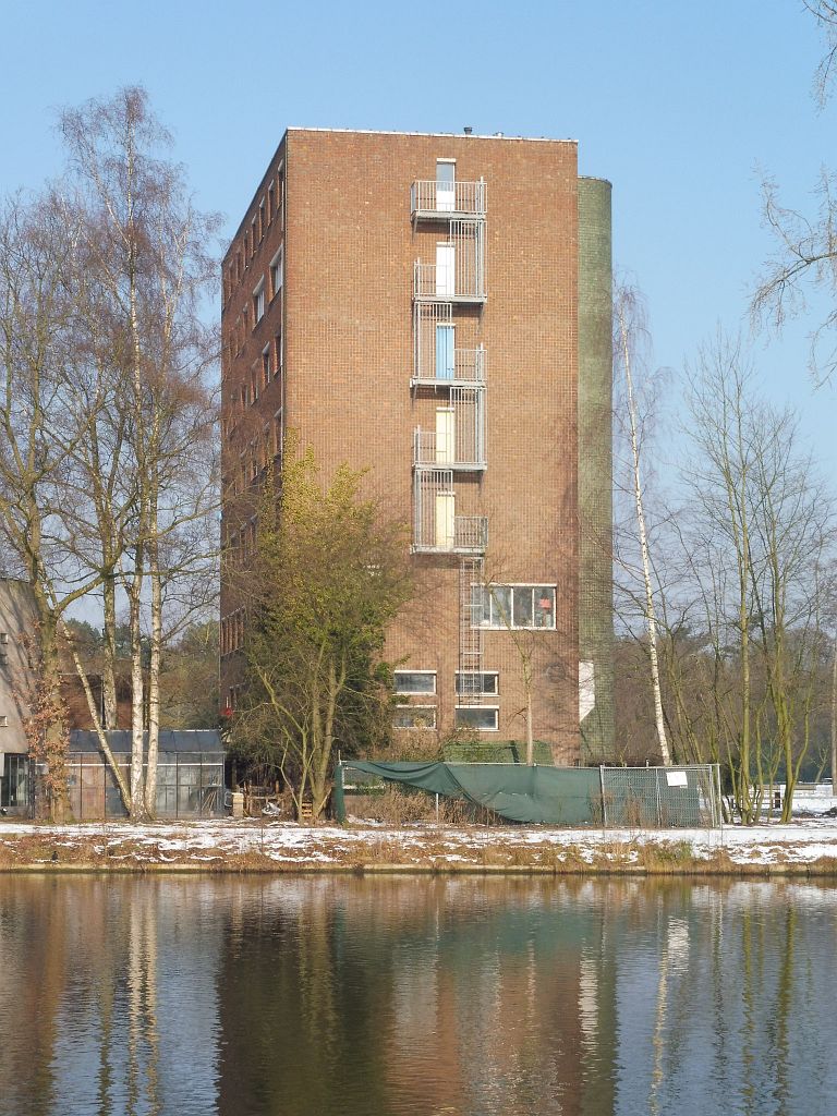 Het Convict (vml. St. Nicolaasklooster) - Beethovenvijver - Amsterdam