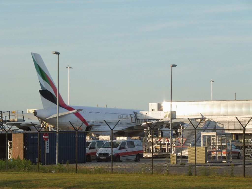 G-H Platform - A6-EDF Airbus A380-861 - Amsterdam