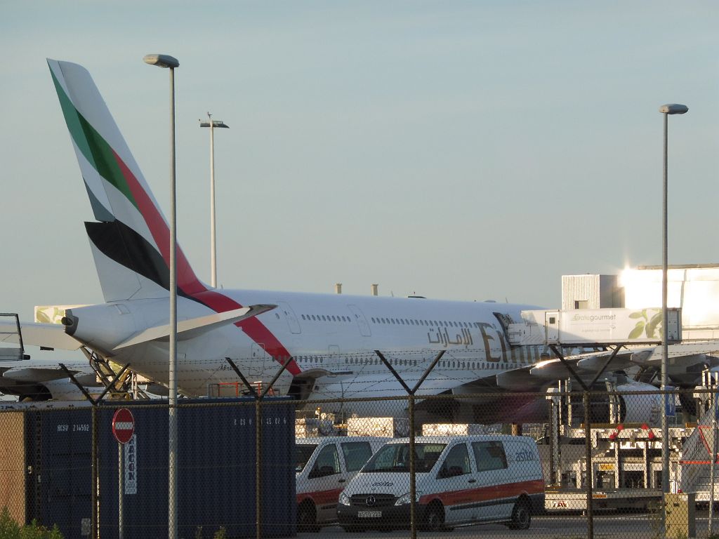 G-H Platform - A6-EDF Airbus A380-861 - Amsterdam