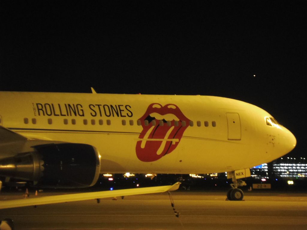 Platform Oost - ZS-NEX Boeing 767-35D/ER The Rolling Stones - Amsterdam