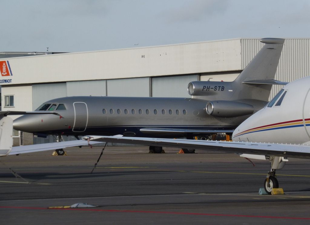 Platform Oost - PH-STB Dassault Falcon 900C - Amsterdam