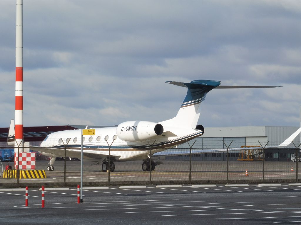 Platform Oost - C-GNDN Gulfstream G550 - Amsterdam