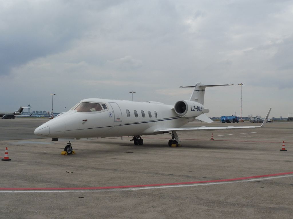 Platform Oost - LZ-BVE Learjet 60XR - Amsterdam