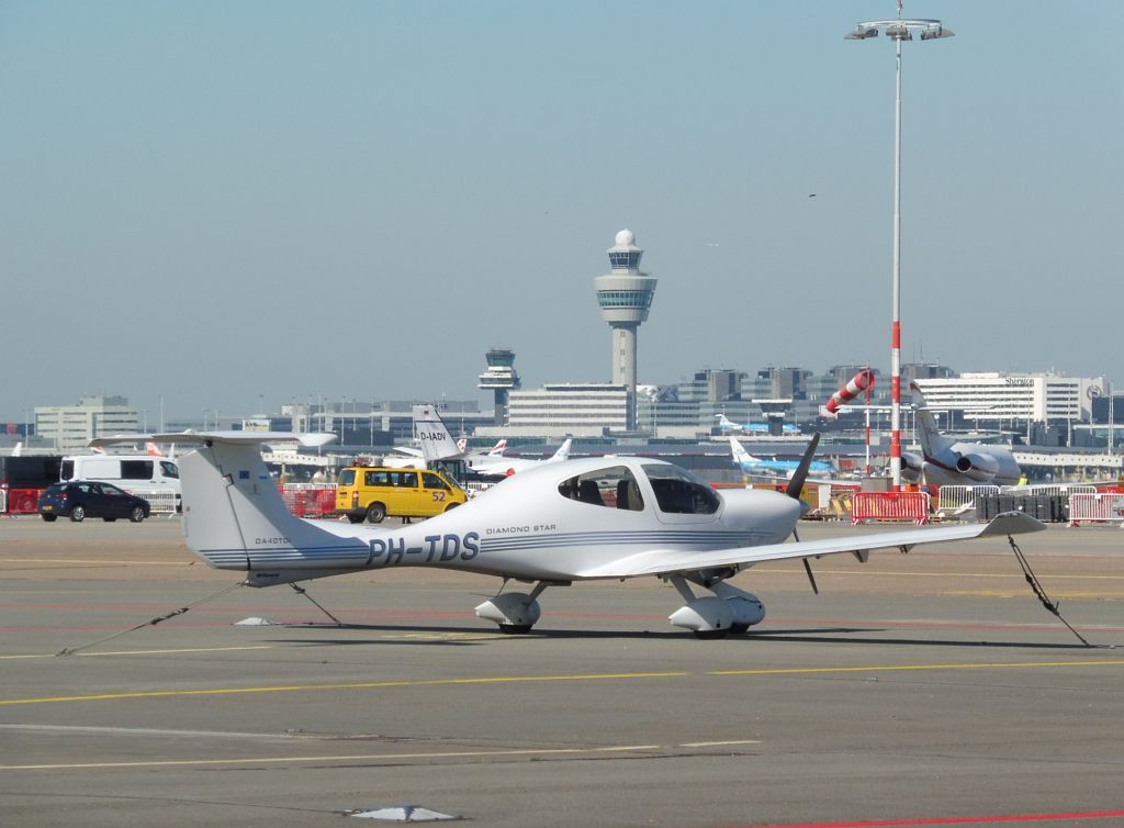 Platform Oost - PH-TDS Diamond DA-40D Diamond Star TDI - Amsterdam