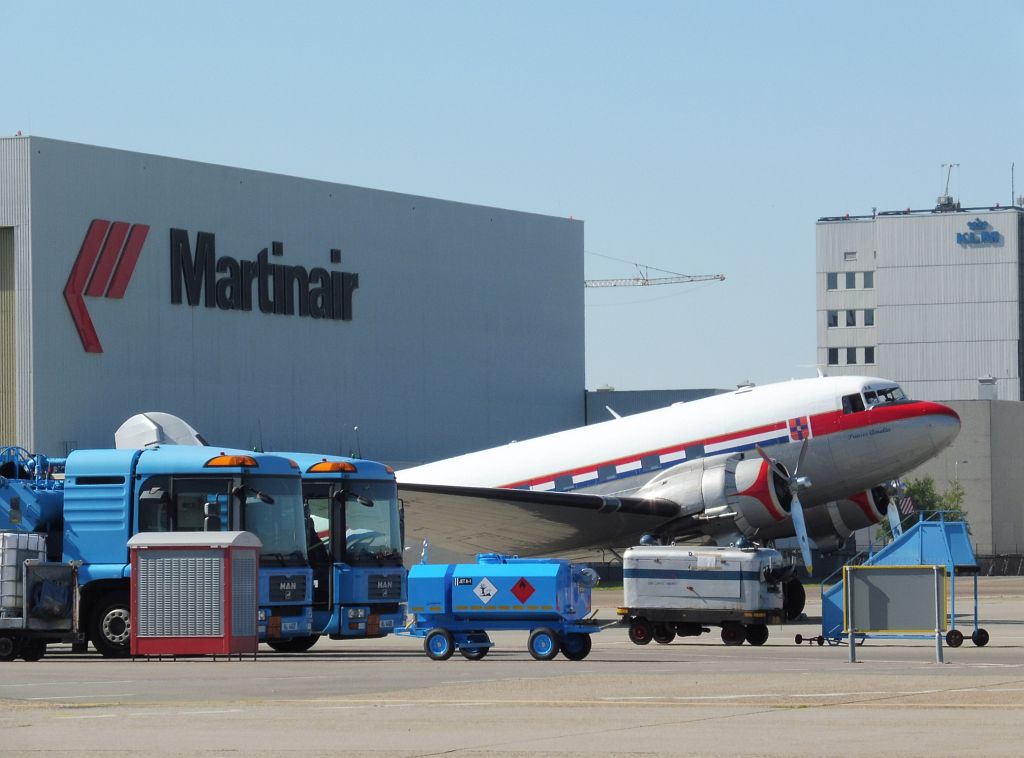 Platform Oost - PH-PBA Douglas C-47A Skytrain (DC-3) - Amsterdam