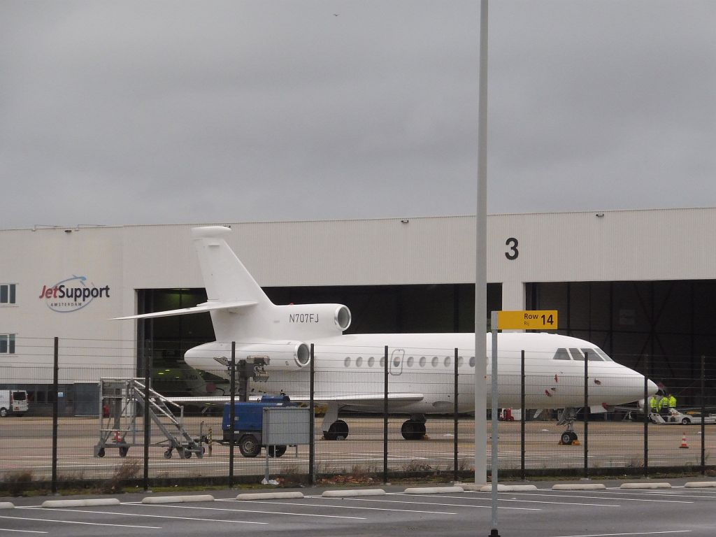 Platform Oost - N707FJ Dassault Falcon 900 Mystere - Amsterdam