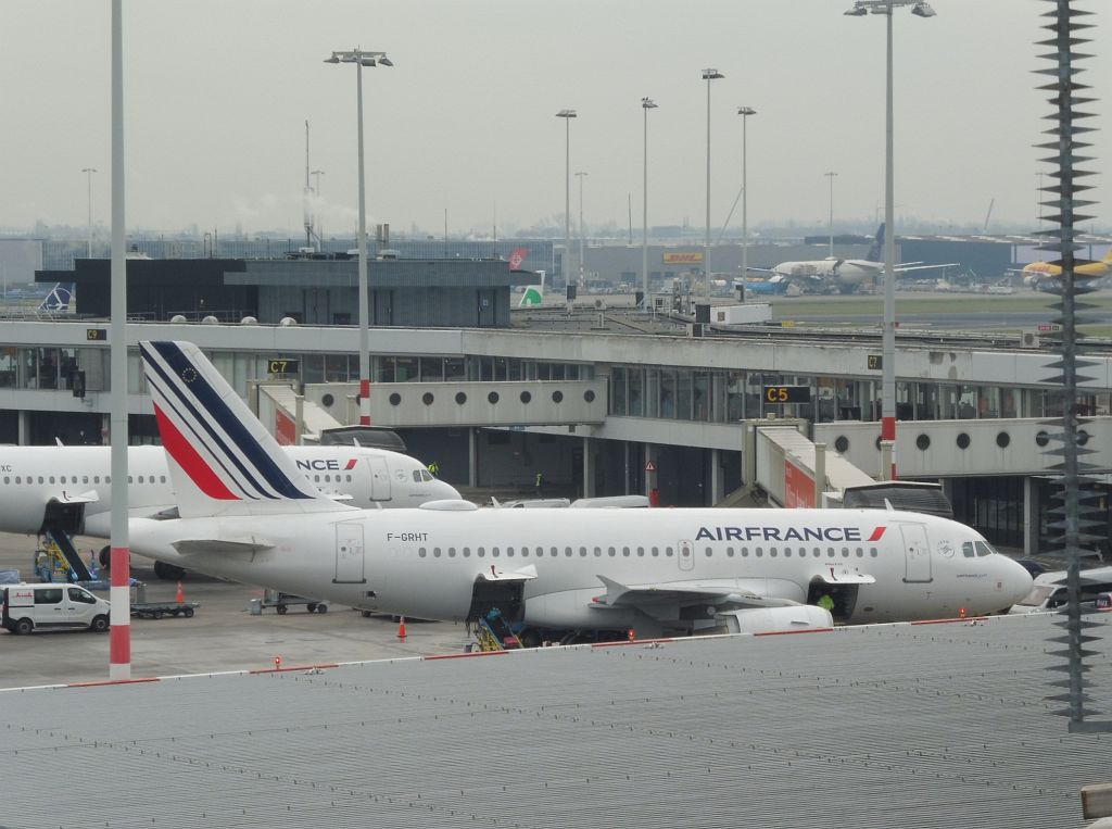 C-Pier - F-GRHT Airbus A319-111 - Amsterdam