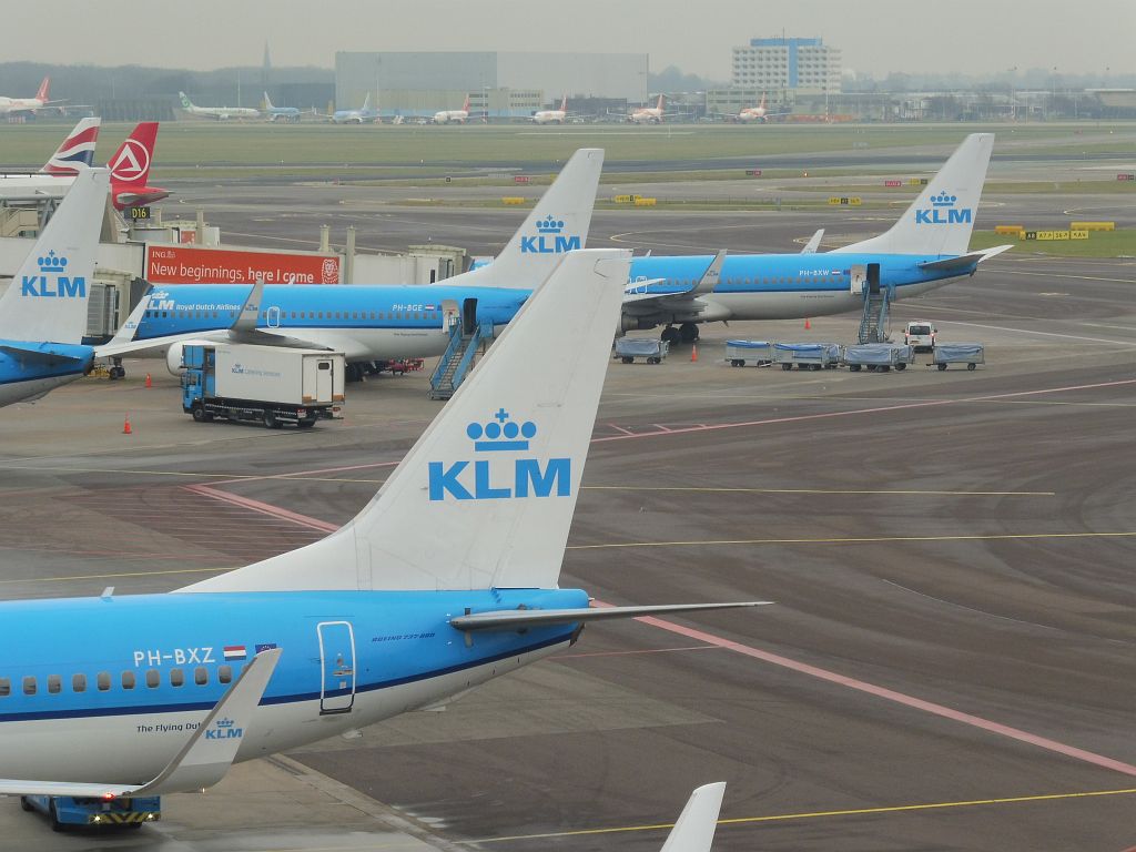 C-D Platform - PH-BXZ Boeing 737-8K2 - Amsterdam