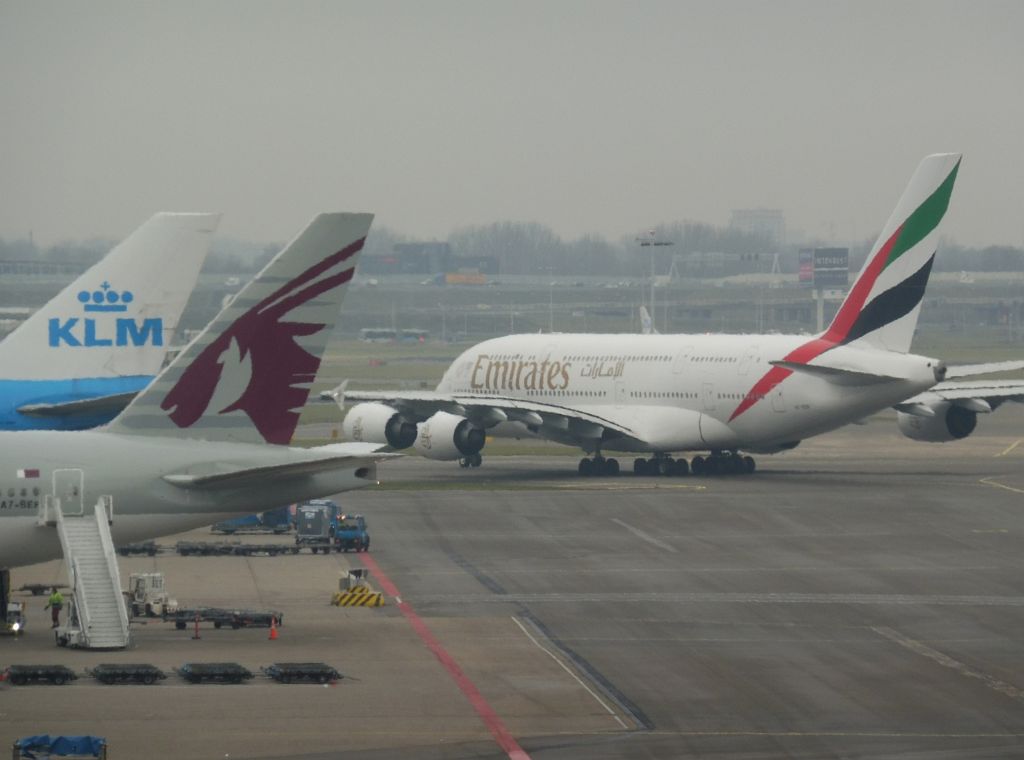 D-E Platform - A6-EDF Airbus A380-861 - Amsterdam