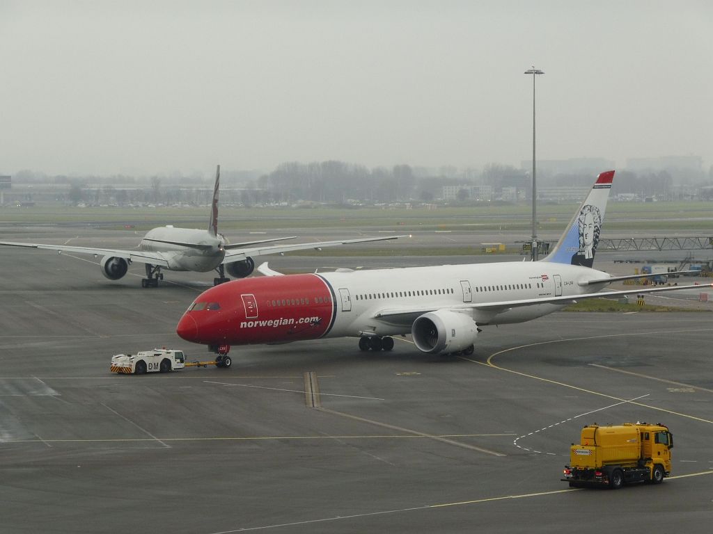 D-E Platform - LN-LNV Boeing 787-9 Dreamliner - Amsterdam