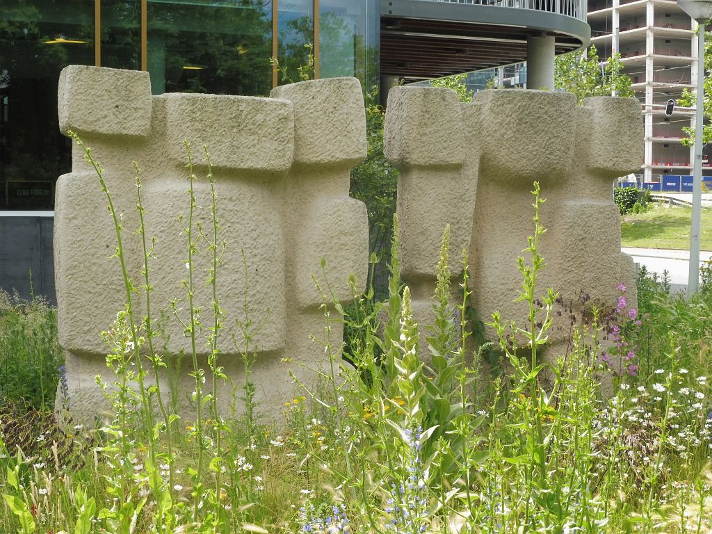 Beeld in drie delen van Leo de Vries (1965) - Amsterdam