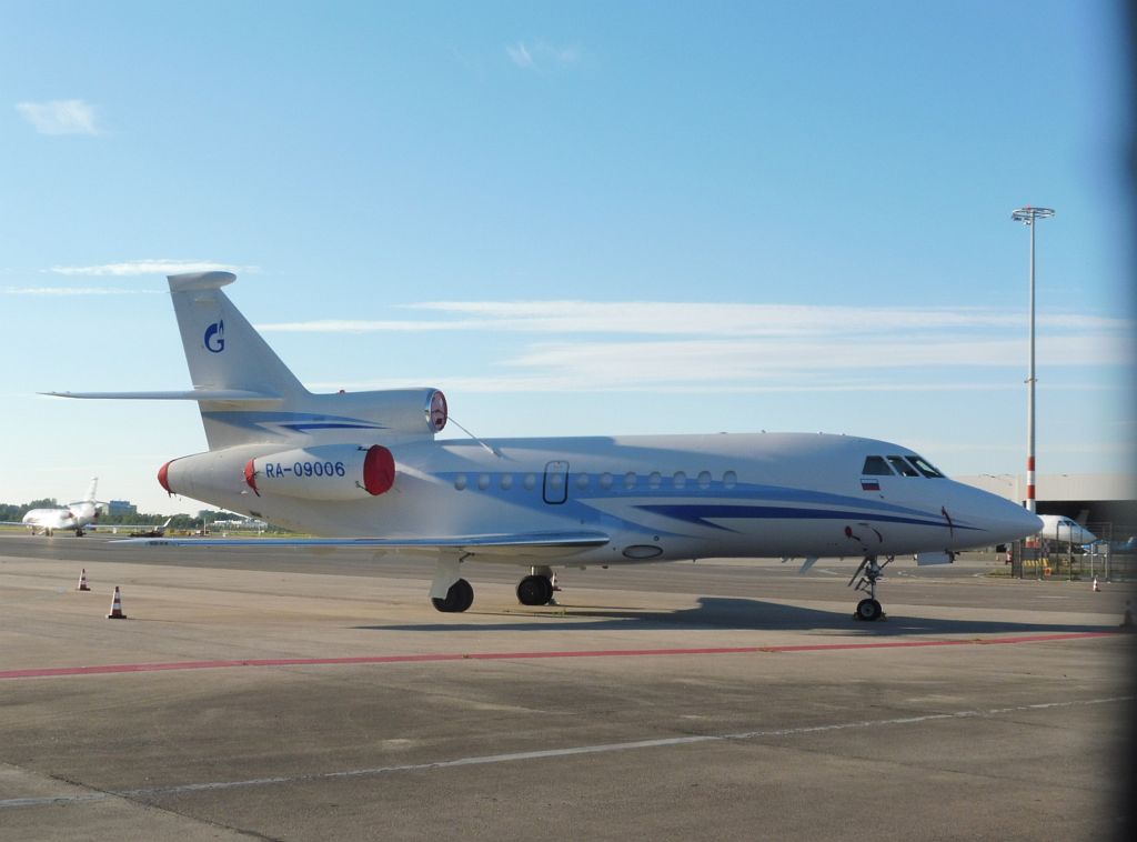 Platform Oost - R-09006 Dassault Falcon 900EX - Amsterdam