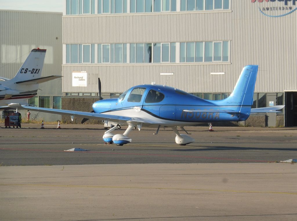 Platform Oost - N508RA Cirrus SR22 - Amsterdam