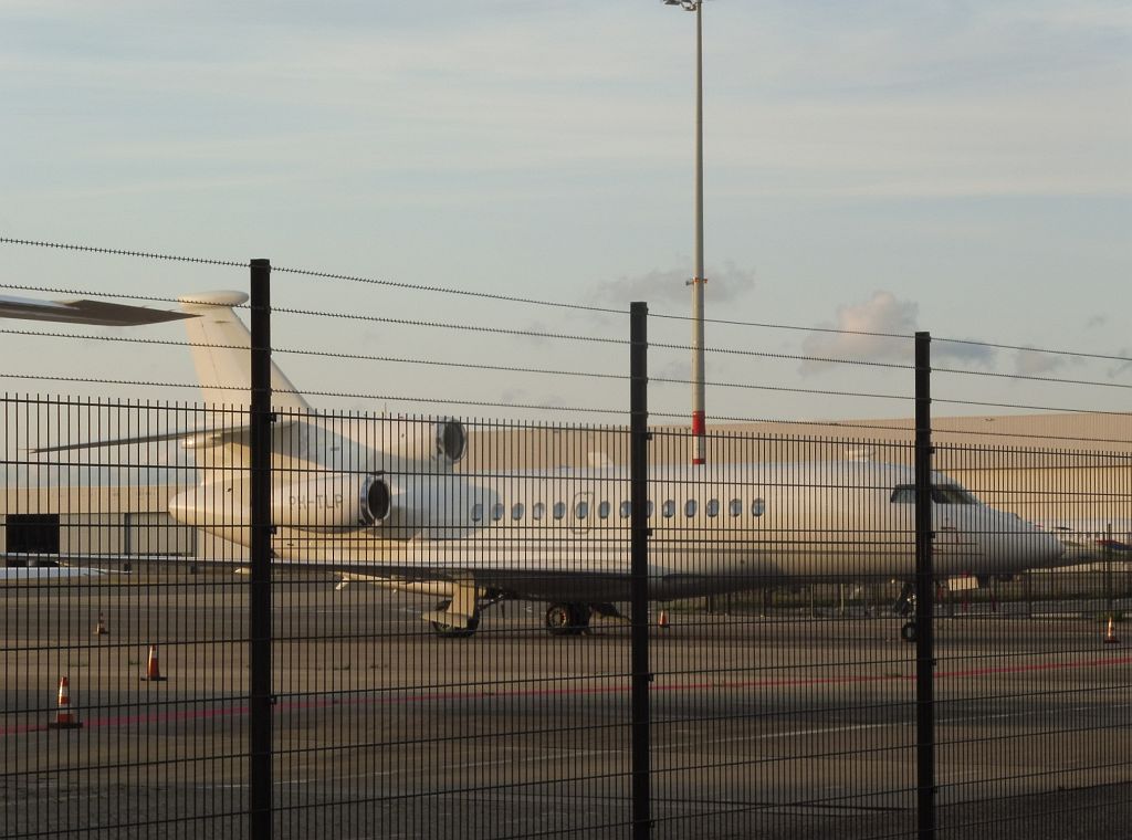 Platform Oost - PH-TLP Dassault Falcon 7X - Amsterdam